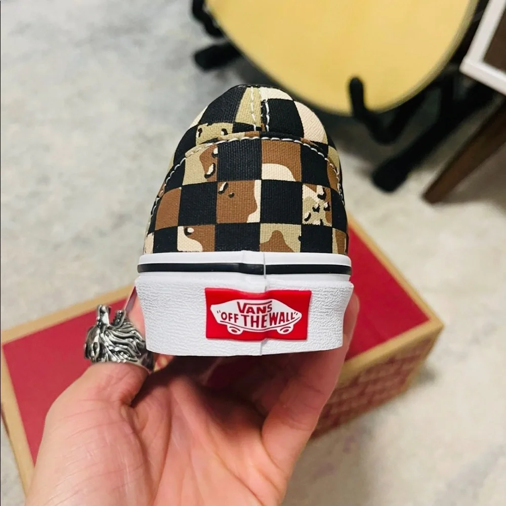 NIB Women Size 7.5 Vans Classic Slip-on Checkboard Shoes Camo-desert/True White - Picture 9 of 11